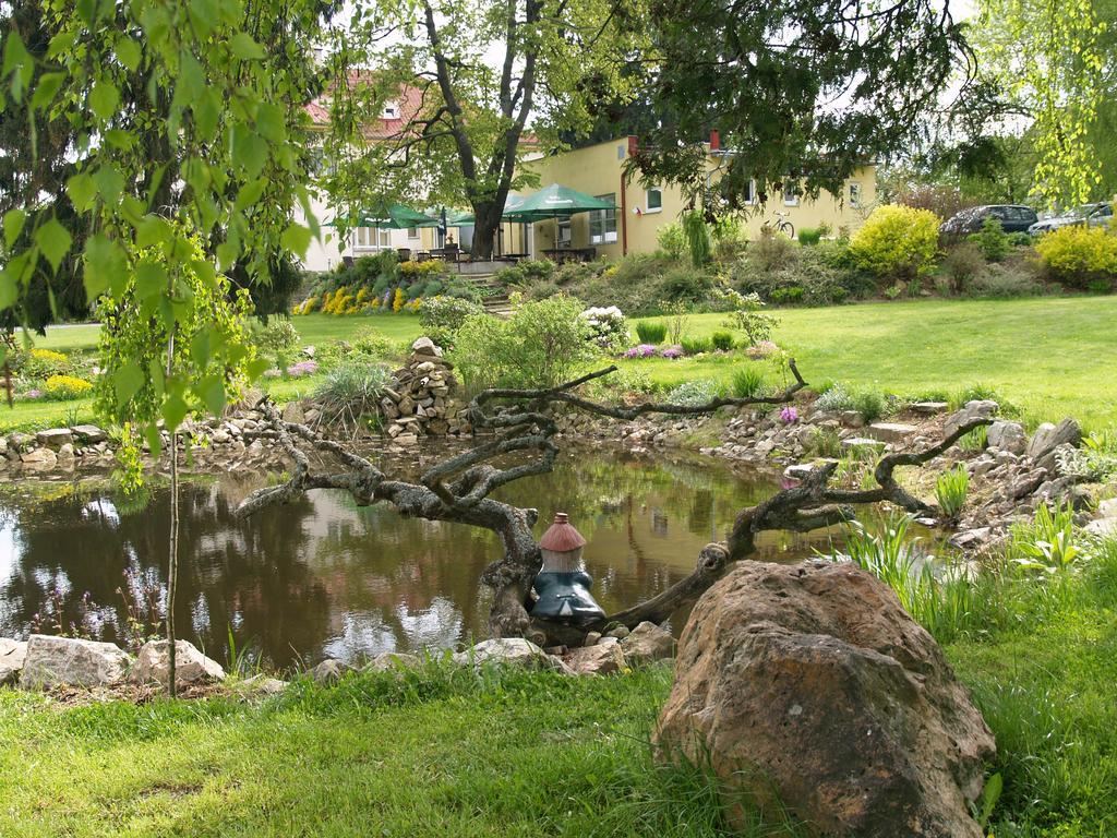 Pension Pod Šibeňákem Strmilov Exterior foto